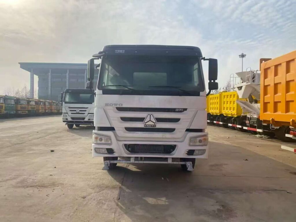 HOWO 8x4 Water Tank Truck 18c59acedcf6b08e691c4a59f345edd5