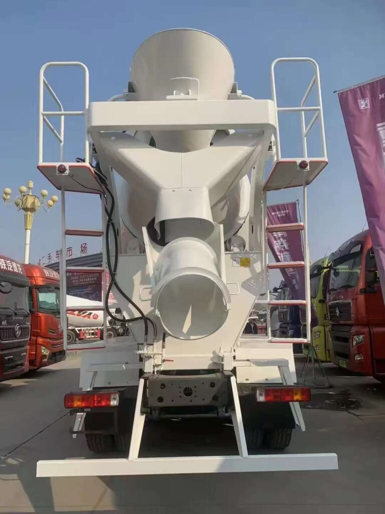 HOWO 6×4 Mixer Tank 309506bef2dc552c24d66bd9bb878038