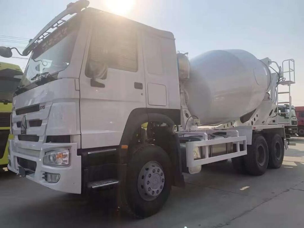 HOWO 6×4 Mixer Tank 6c55efcdffe5d6f64148925cc76493b6
