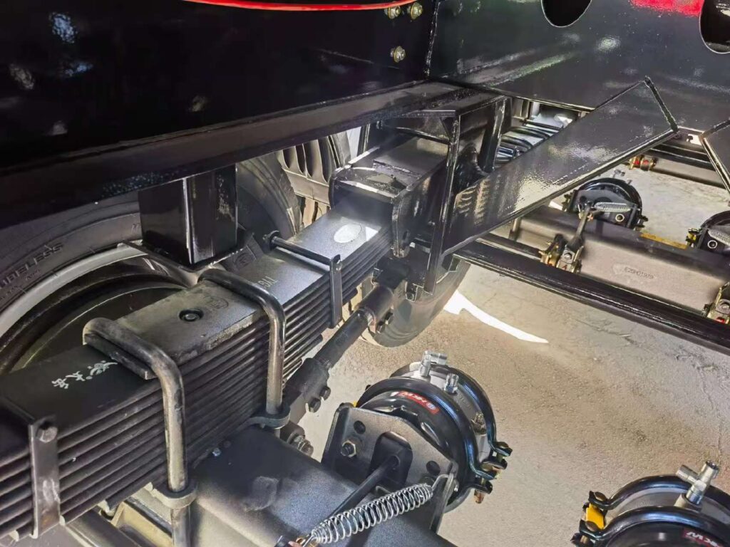 dump semi-trailer da27b3a8fcb1484152141b35f70795cf