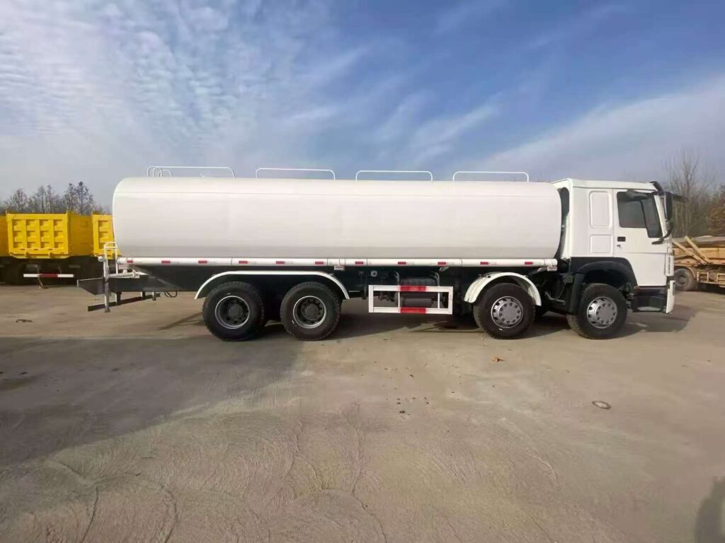 HOWO 8x4 Water Tank Truck fb3da81aaf7ec9f0f1b00dff57dd00e0